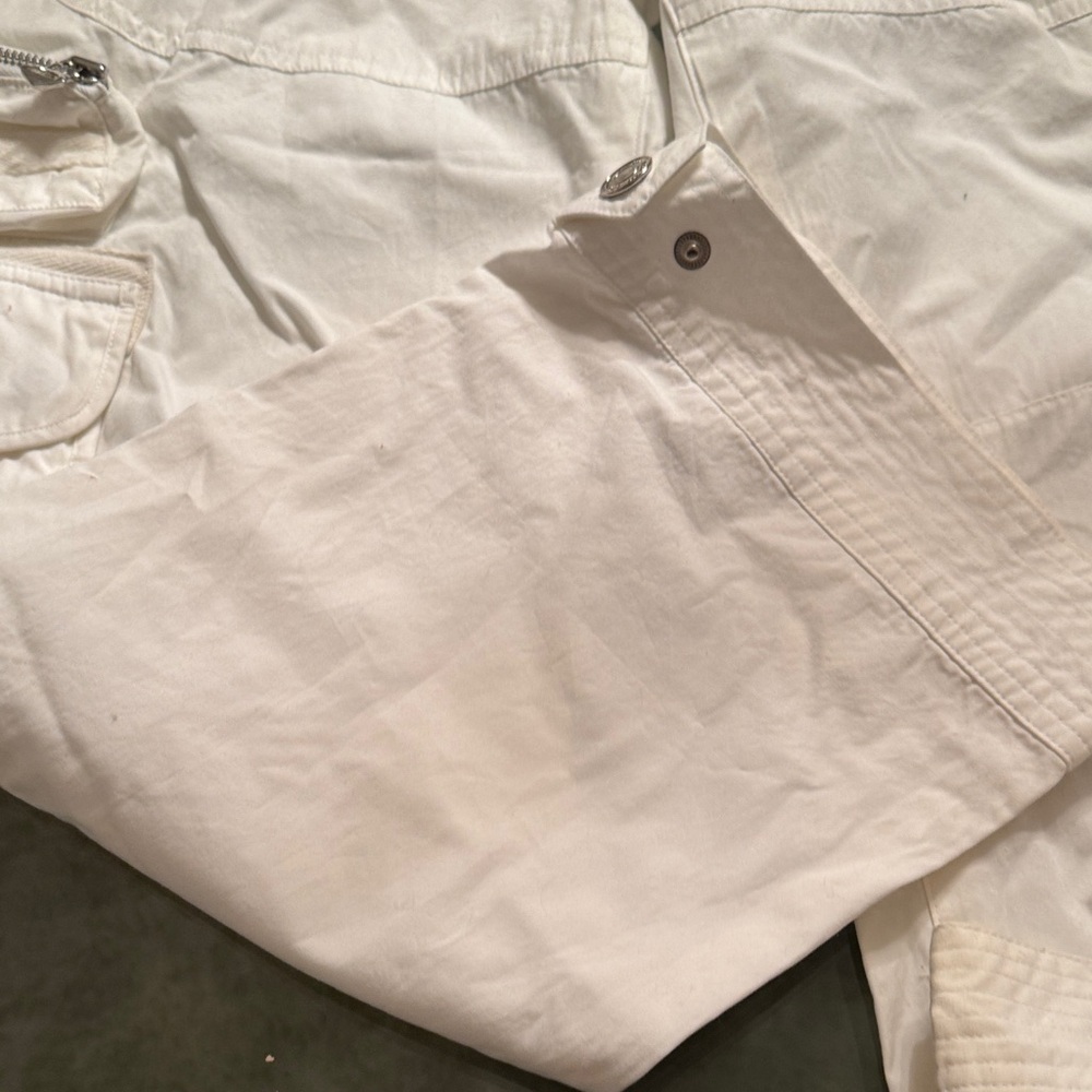 RALPH LAUREN Women's White Cargo Capris - Picture 4 of 5